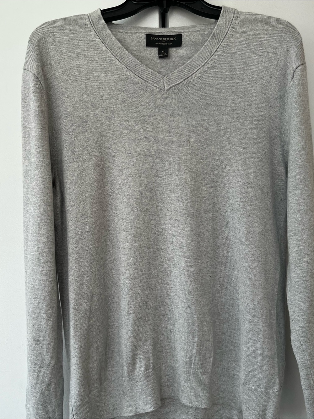 Banana Republic Men’s Premium Luxe Yarn Gray V-Neck Sweater